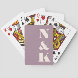 Moderne, monogrammierte Dusty-Purple-Hochzeitsguns Spielkarten