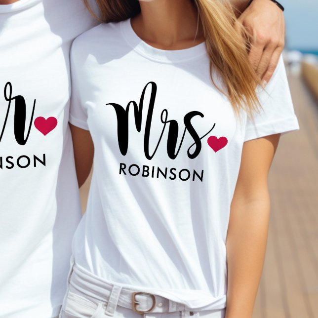 Moderne Mrs-Kalligrafie-Herz-Monogramm T-Shirt (Von Creator hochgeladen)