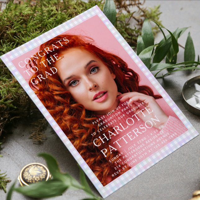Moderne Multicolor Gingham Foto Graduation Party Einladung (Von Creator hochgeladen)