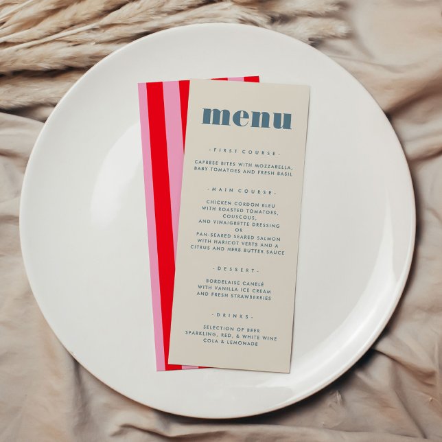 Moderne, mutige Typografie Einfache Hochzeit Menükarte (Modern Chic Bold Typography Simple Wedding Menu with pink and red stripes on backside)
