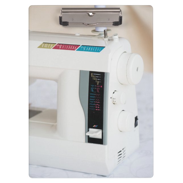 Moderne Nähmaschine Klemmbrett (Vorderseite)