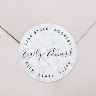 Moderne Namen von Marmor-Paar auf Hochzeitsadresse Runder Aufkleber
