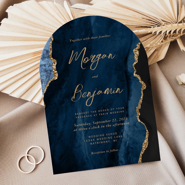 Moderne Navy Blue Agate Script Arch Hochzeit Einladung (Von Creator hochgeladen)
