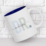 Moderne neue Doktor-Individuelle Name-Wertschätzun Zweifarbige Tasse<br><div class="desc">Niedliches,  modernes Sprichwort DR in moderner Typografie in staubblauen Farbtönen mit Familiennamen in trendiger Schriftzeichen-Kalligraphie auf einer zweifarbigen Kaffee-Tasse. Perfektes Dankeschön für einen Spezialisten in Ihrem Leben,  ein herzliches Dankeschön oder ein Promotion-Abschluss!</div>