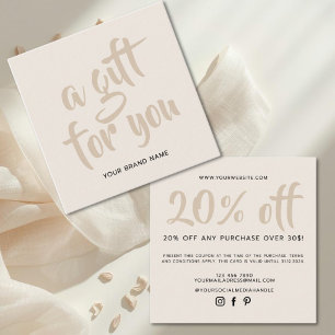 Moderne neutrale beige Schrift-Coupon-Ermäßigungsk Rabattkarte