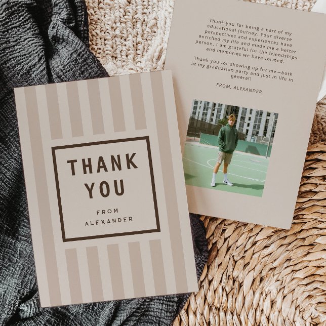 Moderne neutrale Streifen Abschluss Danke (modern grey and beige sporty stripes graduation thank you card)