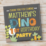 Moderne Niedliche Dino Dinosaur Kid's Geburtstag V Magnet<br><div class="desc">Besteht aus lustigen Sans Serif handgeschriebene Typografie; Niedliche T-REX Dinosaurier im Hintergrund. Entworfen von Select Party Supplies,  exklusiv für Zazzle. Abrufbar unter: http://www.zazzle.com/store/selectpartysupplies</div>