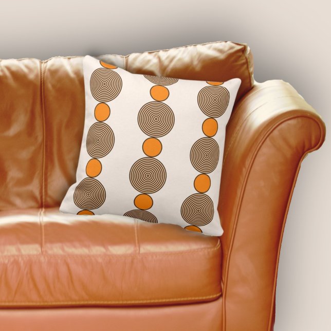 Moderne orangefarbene Schaltlinien Wiederholmuster Kissen (Fun Orange Circle Lines Repeat Pattern Throw Pillow)