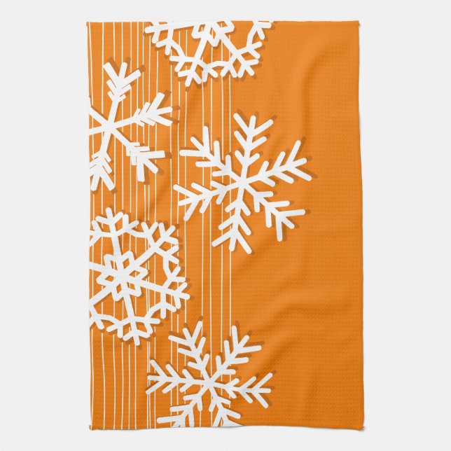 Moderne, orangefarbene und weiße Weihnachtsschneef Handtuch (Vertikal)