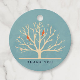 Moderne orangefarbene Vögel in einem großen Baum V Geschenkanhänger