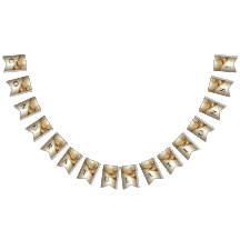 Moderne, ornamentale, goldene Blumenmuster-Wimpelf