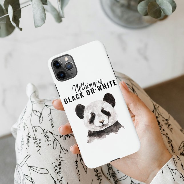 Moderne Panda schwarz und weiß mit Zitat iPhone Hülle (Von Creator hochgeladen)