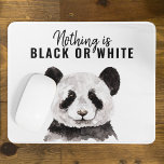 Moderne Panda schwarz und weiß mit Zitat Mousepad<br><div class="desc">Moderne Panda schwarz und weiß mit Zitat</div>