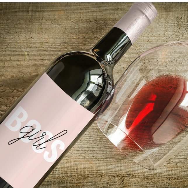 Moderne Pastel Pink Girl Boss Phrase Weinetikett (Von Creator hochgeladen)