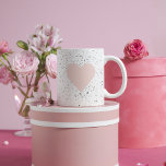Moderne Pastel Pink & Heart Schönes Geschenk Tasse<br><div class="desc">Herzlich willkommen in unserer wunderschönen Sammlung von modernen Pastel Pink & Heart Lovely Gift Products, exklusiv auf Zazzle erhältlich! Unsere kuratierte Auswahl soll Ihnen eine Touch von Eleganz und Charme zu Ihren ganz besonderen Momenten bringen. Egal ob Sie für einen Liebsten einkaufen oder sich selbst behandeln, unsere Produkte werden jeden...</div>