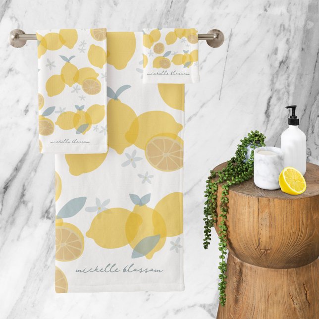 Moderne Pastell Citrus Lemons Monogram Script Badhandtuch Set (Modern Pastel Citrus Lemons Monogram Script Bath Towel Set)
