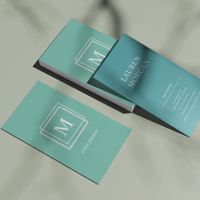 Moderne Pastell Green Monogram Business Card Visitenkarte (Von Creator hochgeladen)