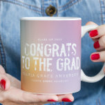 Moderne pastellfarbene Regenbogentypografie Abschl Kaffeetasse<br><div class="desc">Moderne moderne grungy Foto Graduation Party Dekor Foto Tasse Gutes Geschenk. Mit Platz für Foto und Informationen auf der Kartenrückseite. Moderne mädchenhafte Rosa,  Pur[pur,  aquamarin,  blau,  grün,  orange,  gelb pastellfarbene Regenbogen und Weiß können auf Ihren Stil angepasst werden.</div>