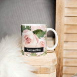 Moderne pastellrosa Aquarellfarben - Blume und Nam Kaffeetasse<br><div class="desc">Moderne pastellrosa Aquarellfarben - Blume und Name</div>