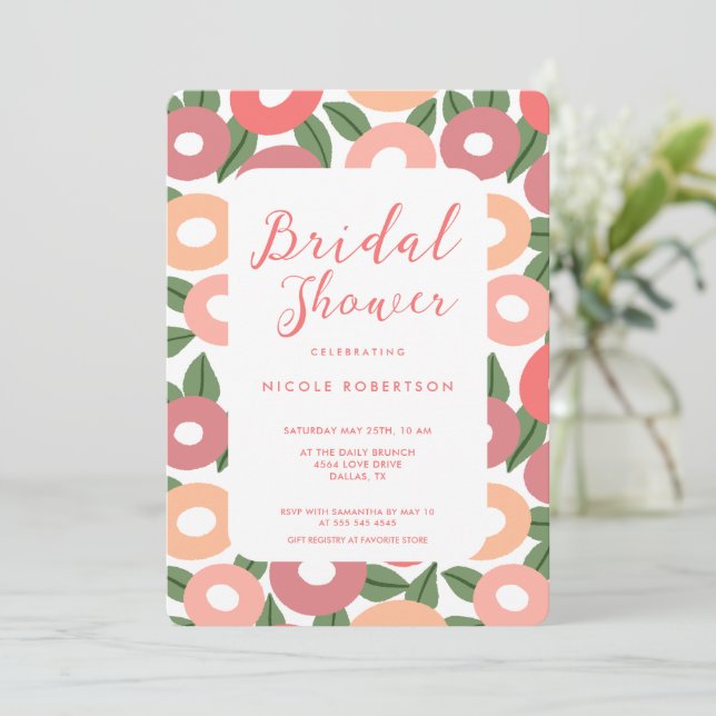 Moderne Peach Blume Bridal Dusche Einladung (Stehend Vorderseite)