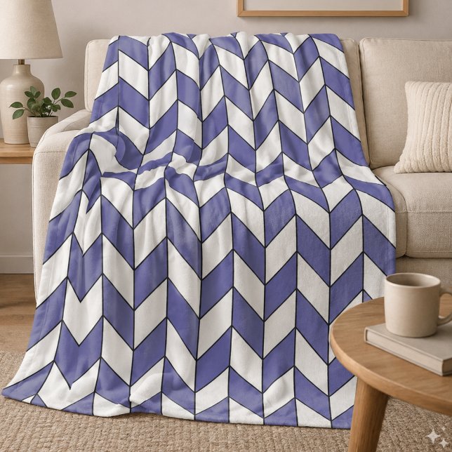 Moderne Periwinkle-Herringbone-Chevron-Muster Fleecedecke (Von Creator hochgeladen)