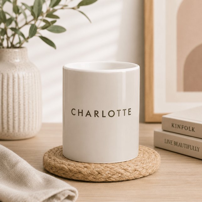 Moderne personalisierte Beige-Kaffeetasse mit Name Kaffeetasse (Von Creator hochgeladen)