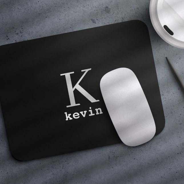 Moderne personalisierte schwarze Monogramm-Name Mousepad (Von Creator hochgeladen)