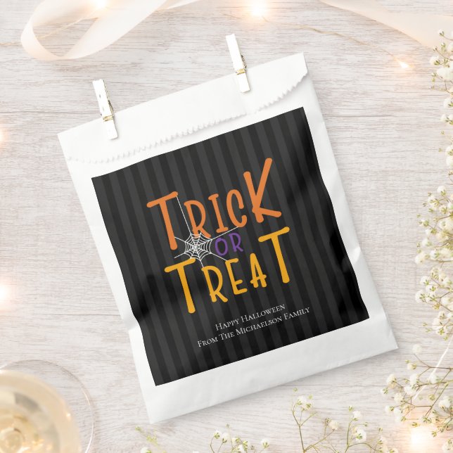 Moderne Personalisierte Trick- oder Treatongram Geschenktütchen (Ausgeschnitten)