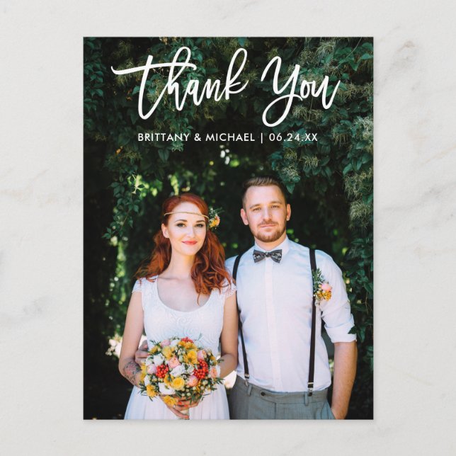 Moderne Pinsel-Schrift Hochzeit Braut Bräutigam Fo Postkarte (Vorderseite)