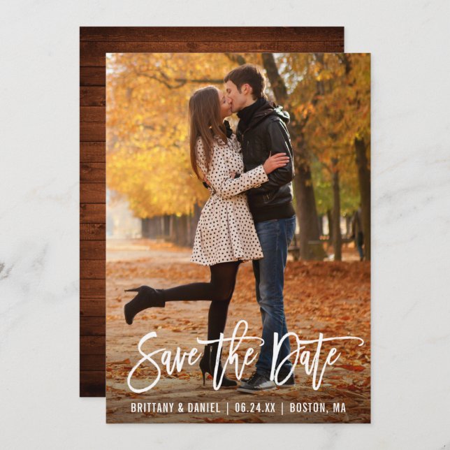 Moderne Pinsel Script Foto Holz Save the Date Kart Einladung (Vorne/Hinten)