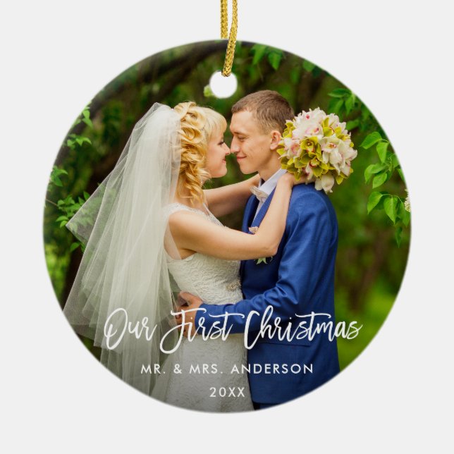 Moderne Pinselschrift Unsere erste Weihnachtsfeier Keramik Ornament (Vorne)