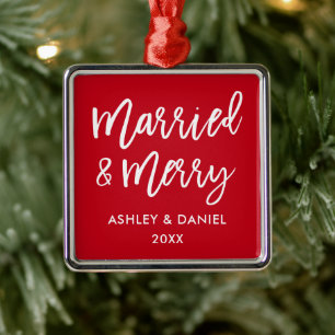 Moderne Pinselschrift Verheiratet & Merry Wedding Ornament Aus Metall