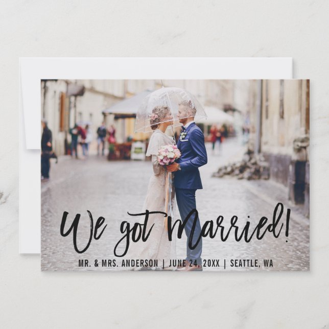 Moderne Pinselschrift Wir Got Verheiratet Mr. und  Ankündigung (Vorderseite)