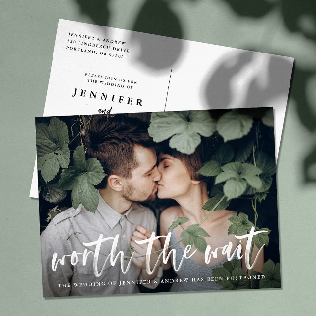 Moderne Pinselskripte mit Verzögerung Ankündigungspostkarte (Von Creator hochgeladen)