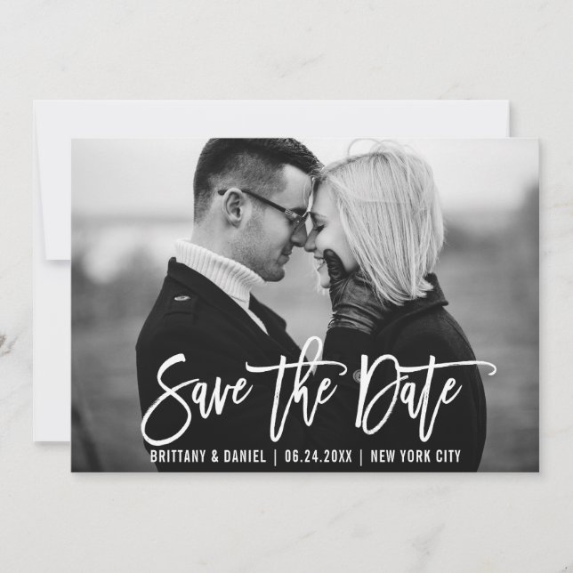 Moderne Pinselskripte Trendy Save the Date Card (Vorderseite)