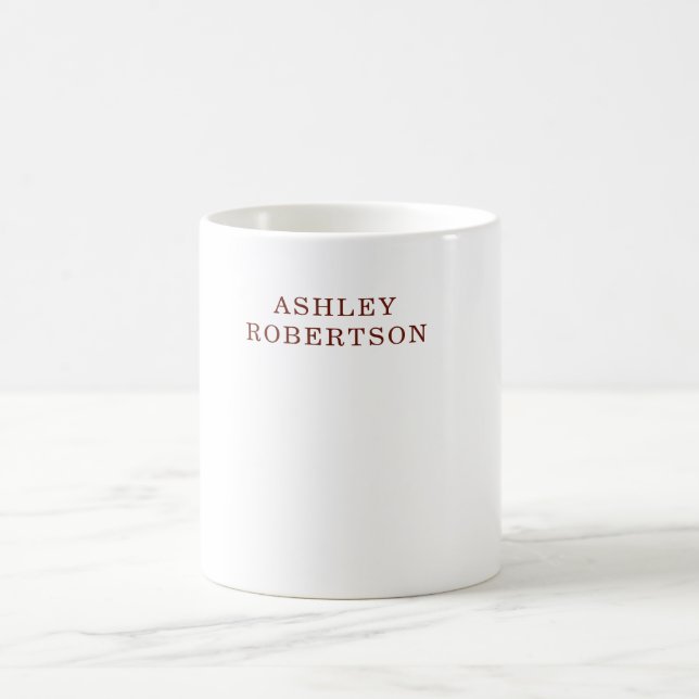 Moderne professionelle minimalistische eigene Name Kaffeetasse (Mittel)