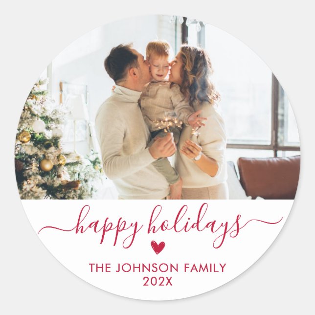 Moderne Red Script Familie Foto Happy Holidays Runder Aufkleber (Vorderseite)