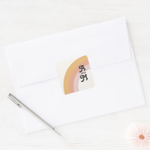 Moderne Retro 70er Regenbogen-Monogramm-Umschlag-S Quadratischer Aufkleber