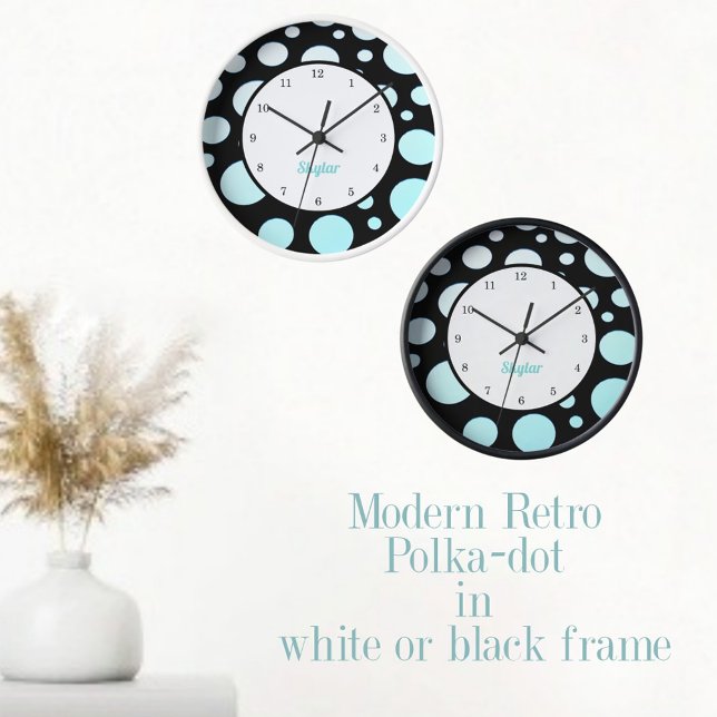 Moderne Retro Polka-Punkte Blau Weiß und Schwarz Uhr (Von Creator hochgeladen)