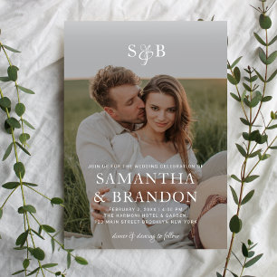 Moderne romantische Foto Monogram Overlay Hochzeit Einladung