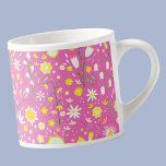 Moderne rosa botanische Wildblume Espressotasse<br><div class="desc">Moderne,  verstreute,  gelbe,  grüne und weiße botanische Wildstruktur auf einem heißen rosa Hintergrund für ein frisches und frisches Sommergefühl.</div>