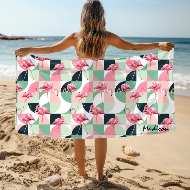 Moderne rosa Flamingo Geometric Girly Personalisie Strandtuch (Von Creator hochgeladen)