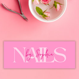 Moderne rosa Nagelnägel von Angestellten Namensschild