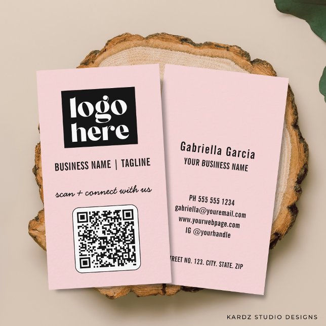 Moderne rosa QR-Code-Logo Schöne Visitenkarte (Front and back of the business card are shown in standard size. Choose size, corner + paper style.)