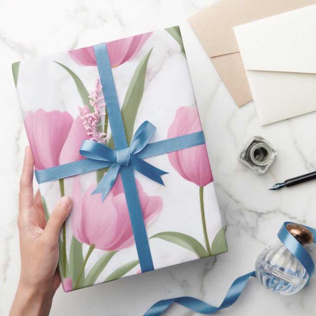Moderne rosa Tulpe weißes Blumenmuster Geschenkpapier (Schenken)