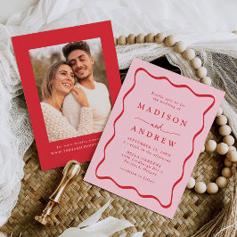 Moderne Rosa- und Rot-Wavy-Frame-Foto-Hochzeit Einladung