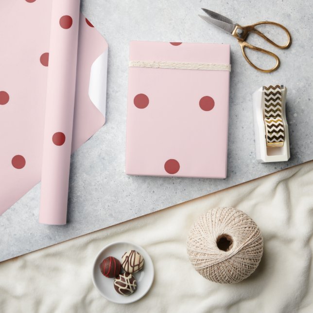 Moderne rosa und rote Punkte-Muster Geschenkpapier (Kunsthandwerk)