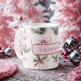 Moderne rosa Weihnachtsbaumkugel personalisierter Kaffeetasse