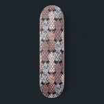 Moderne Rose Gold Glitzer Pink Ananas Muster Skateboard<br><div class="desc">Dieses elegante und moderne Design verbindet tropische Sommerelemente mit schicken modernen Elementen. Es verfügt über ein Imitat gedruckt Rose Gold funkelnd Glitzer, Rose Goldfolie, schwarz-weiß Marmor, und rot rosa Ananas Collage Muster. Stilvoll, trendig, luxuriös, glamourös und chic! ***WICHTIGE HINWEIS FÜR DESIGN: Für individuelle Designanfragen, wie z.B. passende Produktanfragen, Farbänderungen, Platzierungsänderungen...</div>