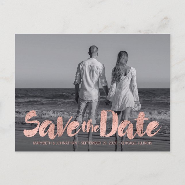 Moderne Rose Gold Liebe Save the Date Foto Postkar Ankündigungspostkarte (Vorderseite)